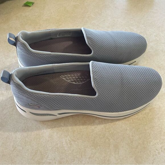 Skechers Gray Go Walk shoes size 10 slip on no tie comfort shoes womens - Picture 1 of 6